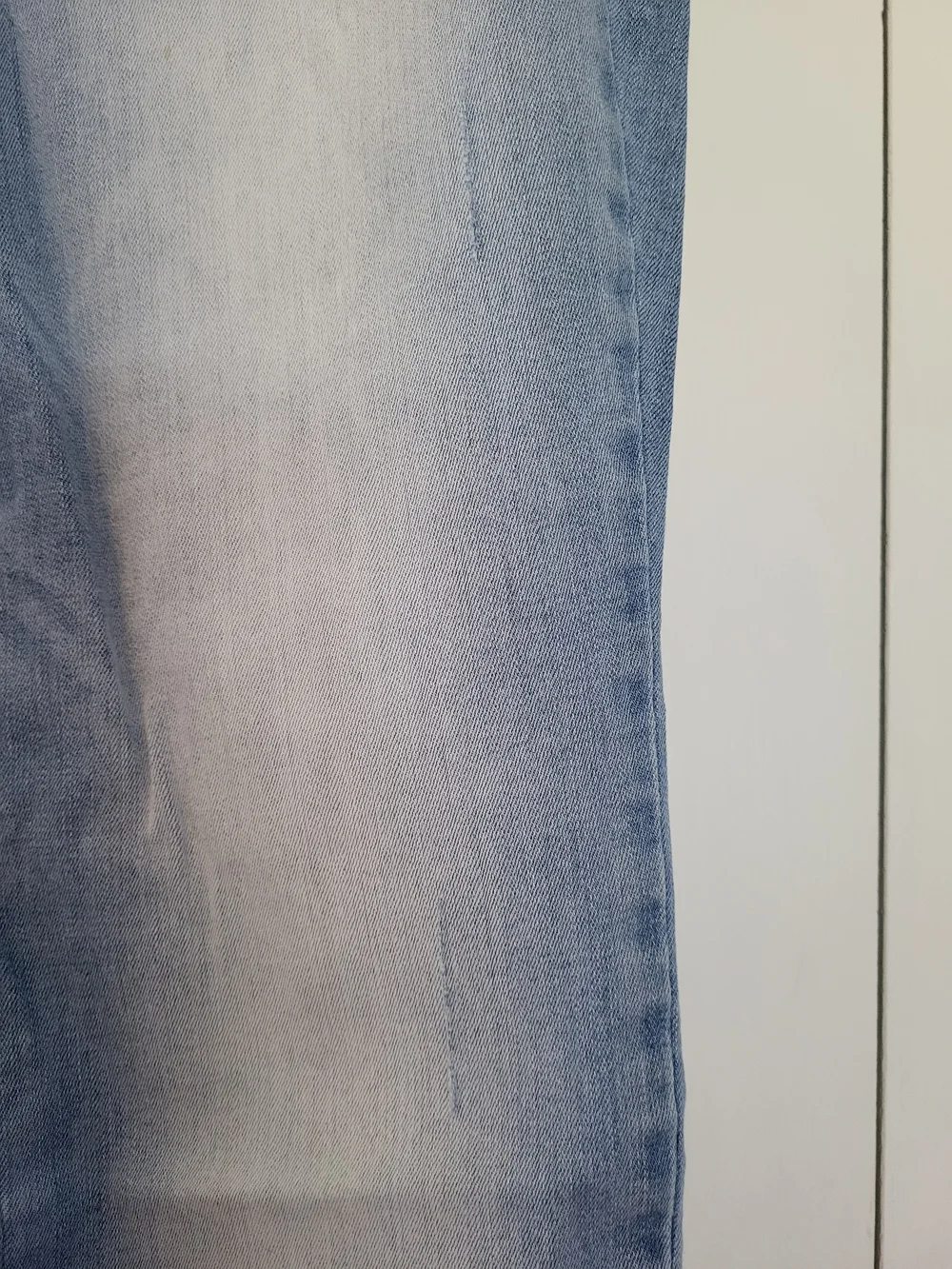 Democracy Flex-ellent Light Blue Cropped Jeans with Multicolor Scalloped Hem - Picture 9 of 14